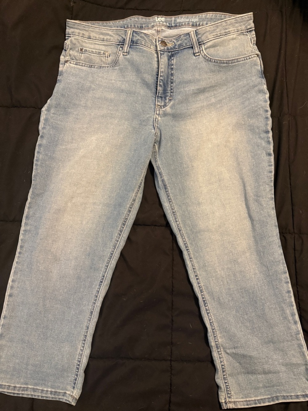 Lee Women's Light Wash Cropped Straight Jeans